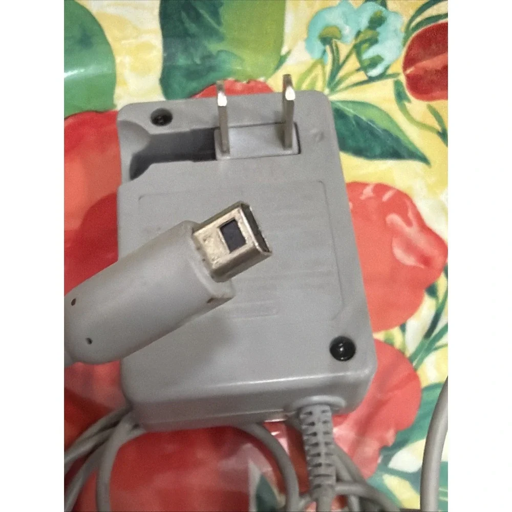 Nintendo WAP-002‎ Wall Charger for Nintendo DS/3DS/2DS XL - Gray